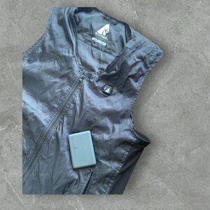 Action heat running vest 
Works no charging wires